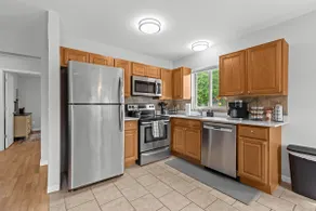 Cozy 2BR Condo in Great Location - King Bed - Image 3
