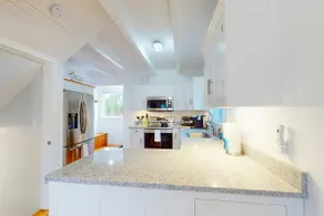 Inviting home and apartment near beach with furnis - Image 5