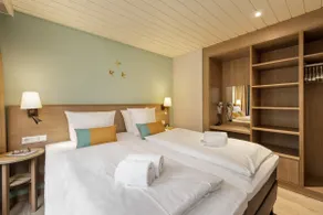 4 Person vip Cottage - Image 4
