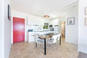 Syd's Place - Retro Seaside Haven Upstairs - Image 5