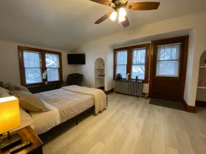 Perfectly Convenient MKE Location 2 BR Upper! - Image 5