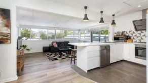 Family Home With Pool and Guest House - Image 3
