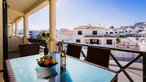 Central Albufeira 2-B Apt Sleeps 6 Pool Parking - Image 5