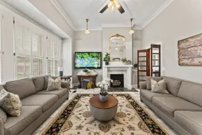 High Tea Cottage | Walk Downtown Hot Tub & Pool - Image 4