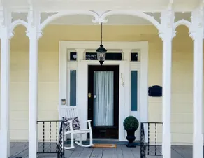 High Tea Cottage | Walk Downtown Hot Tub & Pool - Image 3