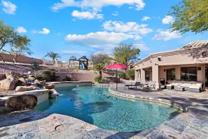 Hillside Tranquility - Desert Views, Heated Pool, Outdoor Kitchen & Light-Filled Luxury - Image 4