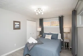 Central Location, Pet Friendly, No Airbnb Fees - Image 5