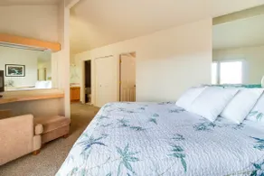 Deschutes River Views + Hot Tub | Eagle Crest - Image 3