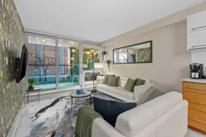 3 Bed Downtown Family Retreat by Stadium 2 Parking - Image 2