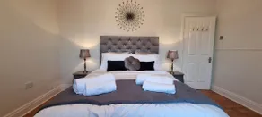 Lakeview Court, Sea+Lake view, free parking - Image 2
