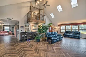 Pet-Friendly Bartlett Farmhouse w/ Deck! - Image 4