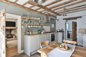 Luxury Tetbury Cottage | Coombers Mead | Ensuites - Image 3