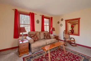 Firefly-Cabin-Private Bathroom-Standard - Image 3
