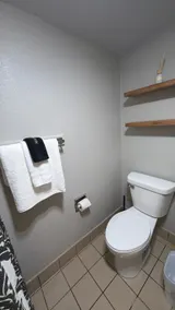 Chic Apartment with Private Entrance, Near Aksarbe - Image 3