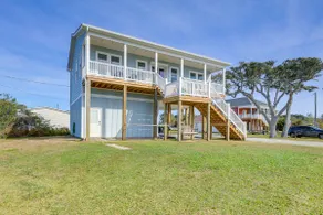 Waterview Home w/ Sunset & Lighthouse Views - Image 3