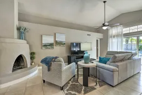 Near Golf! Snowbird Poolside Escape in Scottsdale - Image 4