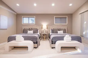 #Marbella Lane - Charming 4BR Bungalow for Relaxing Retreat - Image 5