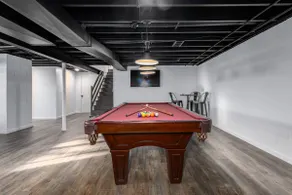 20 min to Sight& Sound*game room*patio*hot tub - Image 3