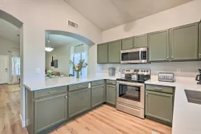 Sunlit Peoria Gem w/ Yard: Hike, Golf & Explore! - Image 3