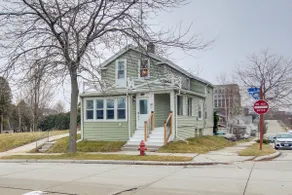 Coastal Comfort & Golfers' Paradise in Sheboygan! - Image 3