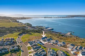 Bay Bliss- Incredible Ocean/Bay Views in this enchanting luxury hideaway - Image 3