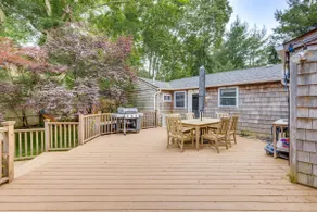 Hamptons Vacation Rental w/ Salt Water Pool - Image 2