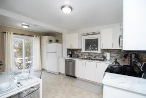 Charming Country Home: Sauna, Wineries, EV Charger - Image 3