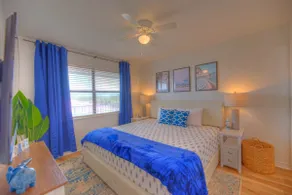 Gorgeous 4 Bedroom Beachside  Condo ~ Sleeps 10 - Image 4