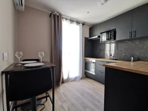 Apartment: Closed parking, Housekeeping, Netflix, Wifi - Image 3