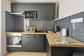 Apartment: Closed parking, Housekeeping, Netflix, Wifi - Image 2