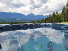 Stay Golden- Monashee House. sleeps 10, hot tub - Image 5
