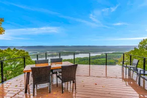 Paradise Point- Sleeps 2 HOT TUB - Image 2
