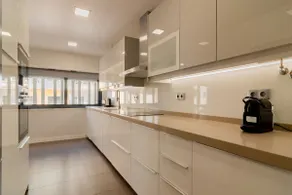 Modern 3 BDR Apartment with Balcony by LovelyStay - Image 5