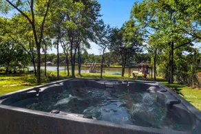 24 Guest Lake Front, Hot Tub, Jet Ski, Boat Rental - Image 5