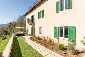 * Farmhouse with views * Walk to everything - Image 2
