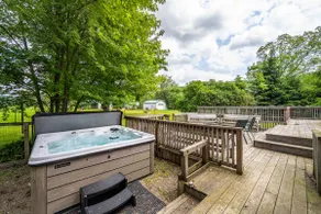 Spacious Home Hot Tub 2 Living Rooms Pets OK - Image 2