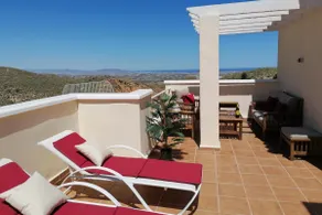 2 Bed House Sleeps 4 - Pool Sea Views Parking - Image 5