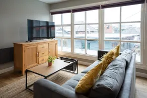 Penthouse with views, perfect spot 2 bedroom Penthouse (King & Single) - Image 5