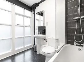 Charming & Comfy Apartment | Great Location! - Image 5