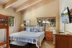 Waters Edge Oasis - Shared Pool & Pier Access - Image 3