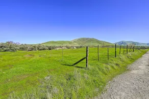 Peaceful Ranch Home w/ Sierra Nevada Views - Image 3