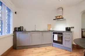 One Bedroom modern luxury cottage - Image 2