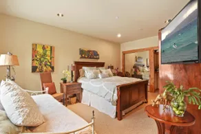Wulf's Lodge at Olympic Valley - Unwind in Hot Tub - Image 4