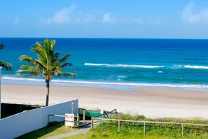 Palm Salt - Pet Friendly Beachside Villa in Palm Beach - Linen Provided - Min. 3 Night Stays! - Image 5
