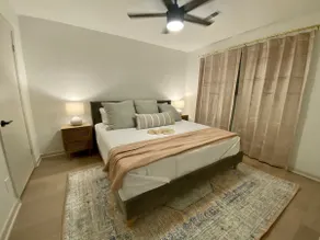 Beach Bungalow King Bed 1 Floor Living - Image 3