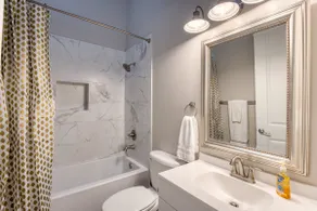 Luxury Coastal Suite in Downtown Biloxi - Image 5