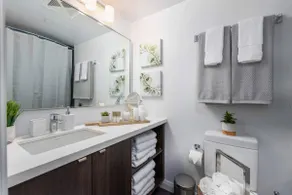 Modern Yorkville 1Br 1Ba Gym Upscale Area - Image 5