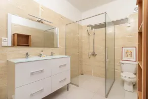 2.5BR Beach Access | Aircon | BBQ | Washer & Dryer - Image 4