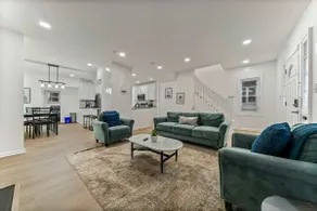 Modern Wilmington Retreat | FREE Parking - Image 4