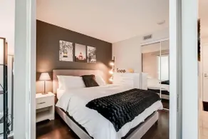 Beautiful 1BD/1BA Condo Lake & City Views - Image 2